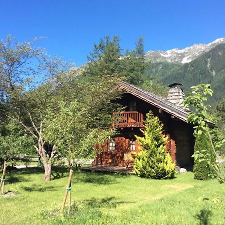 Quaint Chalet In With Valley Nearby Domek alpejski Chamonix